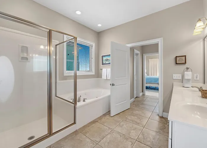 Holiday home Crews Quarters By Gsvr - Beachfront With Expanded Pool & Porch - Free Activities And Golf