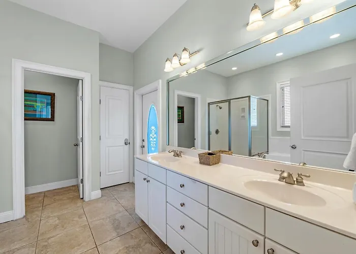 Crews Quarters By Gsvr - Beachfront With Expanded Pool & Porch - Free Activities And Golf Holiday home Gulf Shores