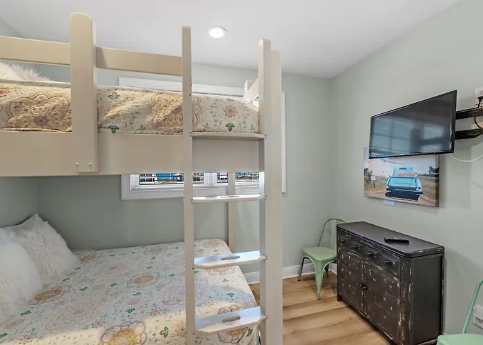 Crews Quarters By Gsvr - Beachfront With Expanded Pool & Porch - Free Activities And Golf Holiday home
